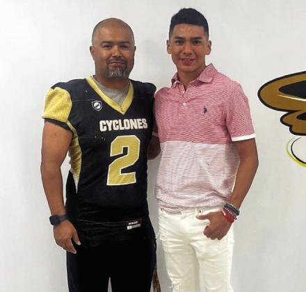 Senior Alejandro Rodriguez swaps with David Jurado.