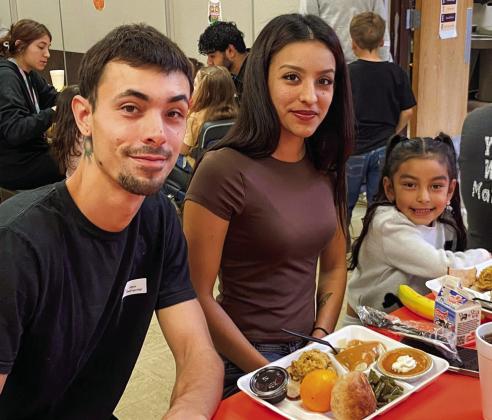 Gobble ‘til you wobble: Austin Elementary School hosts Thanksgiving lunch