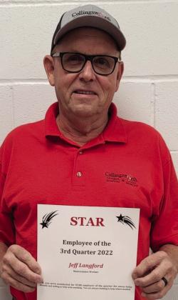 JeffLangfordacceptstheSTAR distinction for the first quarter of 2022 for his extraordinary efforts in the maintenance department of Wellington’s hospital and clinic. Courtesy Photo