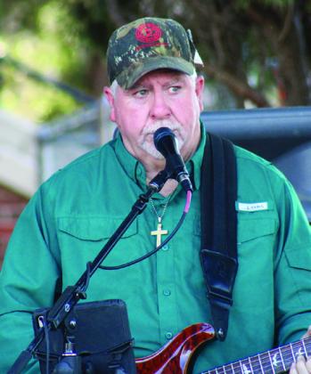 Simple Country’s Franky Embrey performs at Memphis Chamber of Commerce’s Cruise Night, honoring longtime local mechanic Albert “Al” Stone, Friday, Aug. 5. The Red River Sun/Elizabeth Tanner