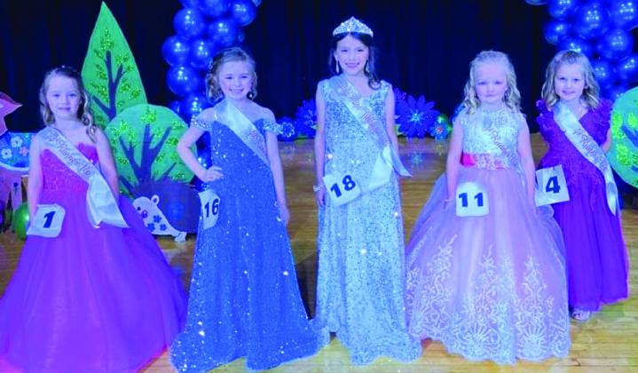 O’Rear, Roberson and Medina crowned Wellington queens