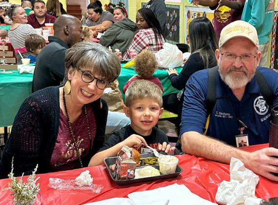 Travis, Austin Elementary hosts Community Christmas Lunch