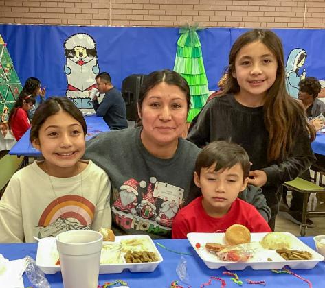 Travis, Austin Elementary hosts Community Christmas Lunch