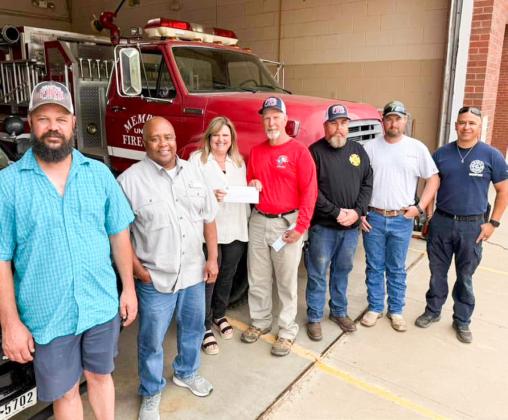 The 100 Club of the Texas Panhandle makes a recent $10,000 donation to the Memphis Volunteer Fire Department. THE 100 CLUB OF THE TEXAS PANHANDLE