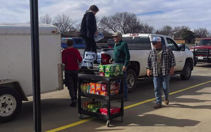 Memphis Middle School collects donations for wildfire victims