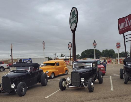 Owens hosts The Road Rocket Car Club weekend