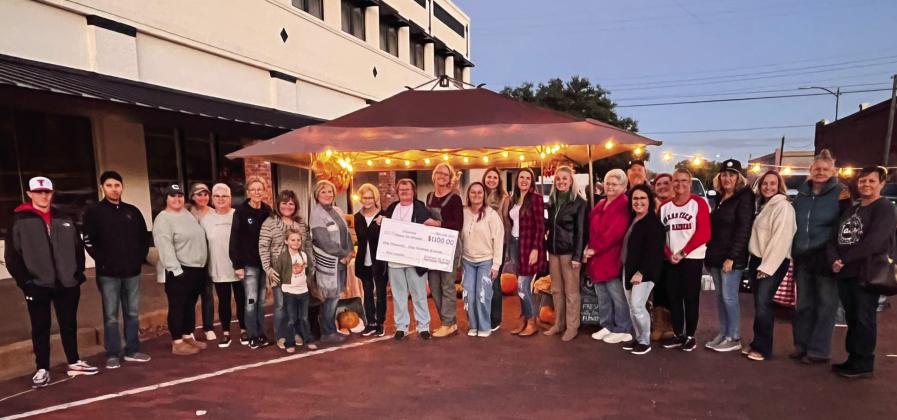 Childress Farmers Market donates over $1,000 to Meals on Wheels