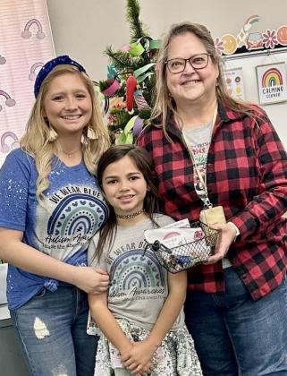 From left: Bailey Bradley, Kenlynn Bradley, Childress Elementary School special education teacher Sherry Rhodes. Courtesy Photos