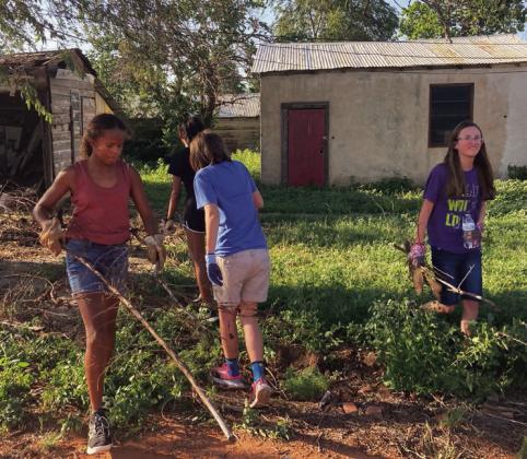 Wellington First Baptist youth perform service projects