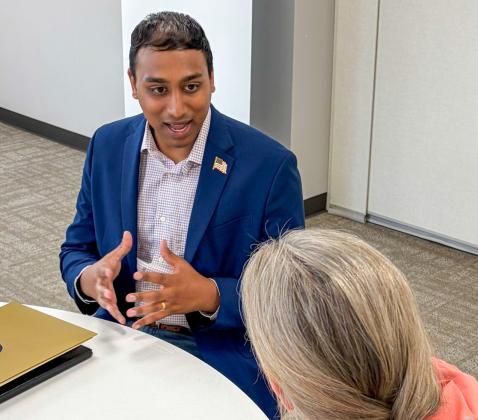 Collingsworth constituents attend mobile office