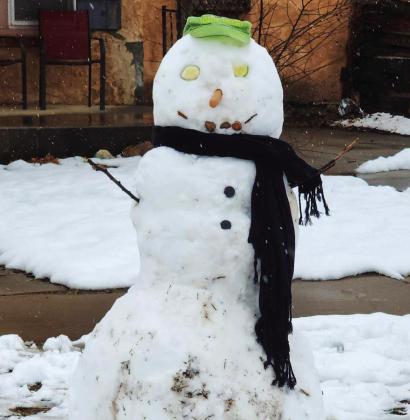 Snowmen spotted in Childress