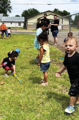 Memphis Middle School, Early Head  Start hosts end-of-year water parties