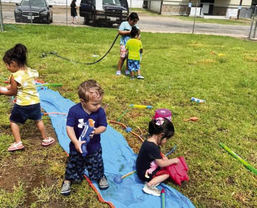 Memphis Middle School, Early Head  Start hosts end-of-year water parties