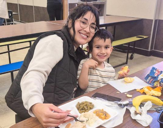 Austin Elementary School hosts Christmas meal