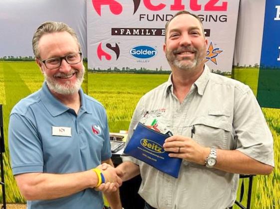 Wellington FFA gathers gift cards for Hill County