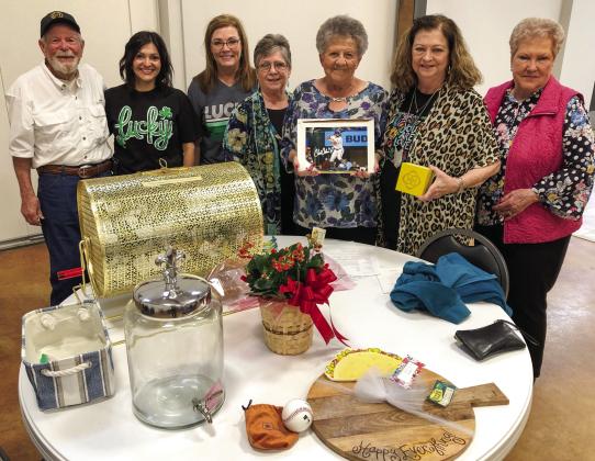 Collingsworth County Home Delivered Meals/Community Café Board Members and Director Linda Duke congratulates winners of its “Luck of the Draw” fundraiser Thursday, March 30 at Wellington Senior Citizens Center. From left: Billy Wilkerson, Becky Reyes, Duke, Saundra James, Fraya Hammons, Margret Wood, Helen Gollihugh. The Red River Sun/Bev Odom