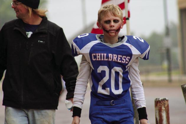Hundreds of trick-or-treaters take on downtown Childress