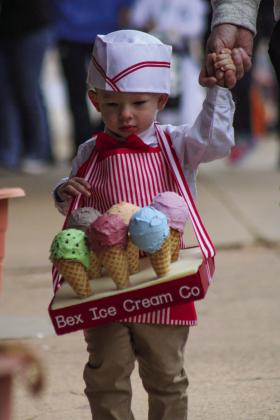 Hundreds of trick-or-treaters take on downtown Childress