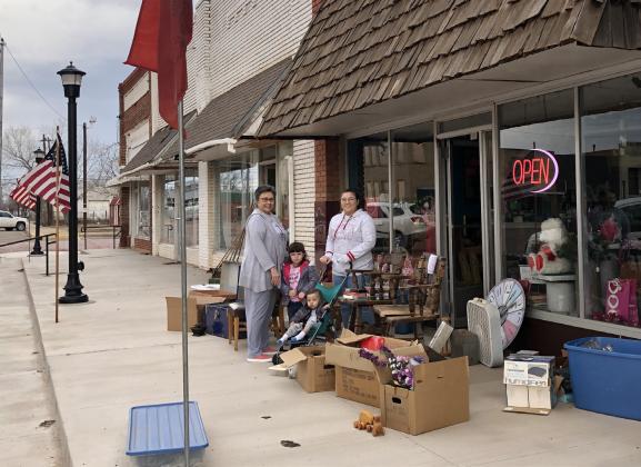 Resale shops draw commerce toWellington square