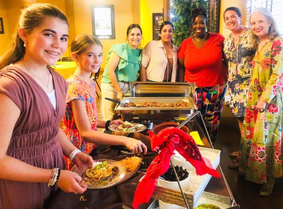 Ritz supporters relish in Mariachi party