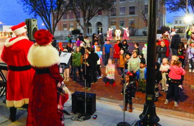 Collingsworth Chamber orchestrates Lighting of the Square