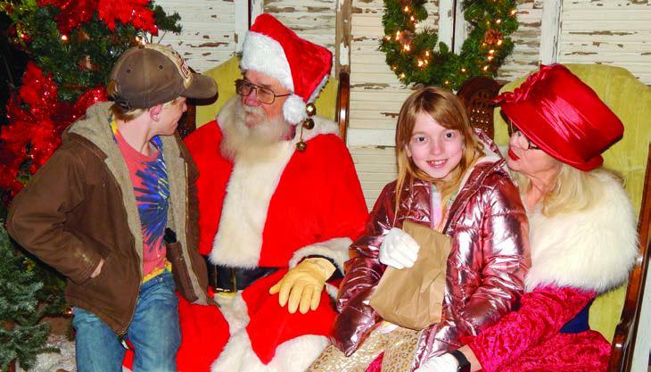Collingsworth Chamber orchestrates Lighting of the Square