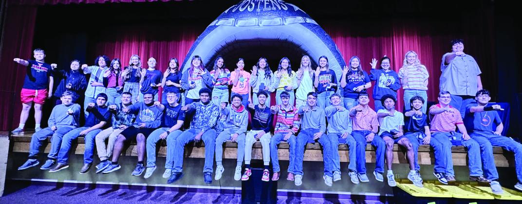 WHS Class of 2025 accepts senior rings