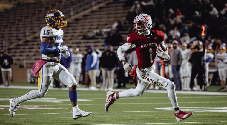 Wellington’s Brendan Garcia races to the endzone for a touchdown reception against Sunray on Friday night, Nov. 24. Press Pass Sports/Elisa Chavez