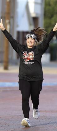 CTX Run Club hosts festive trots