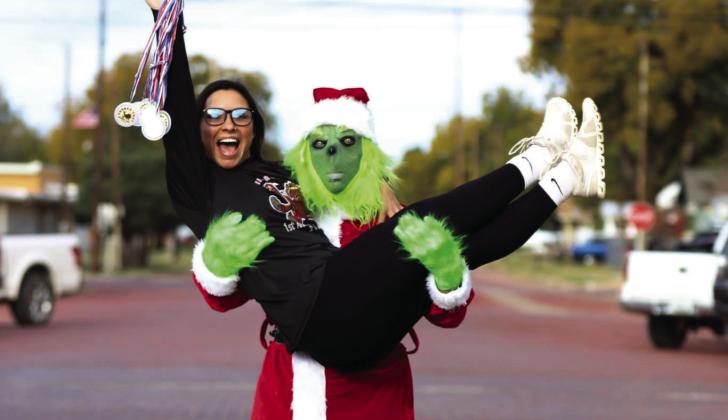 CTX Run Club hosts festive trots
