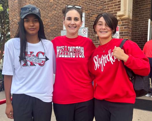 ‘Switch It, Change It, Rearrange It’: Firecrackers celebrate day three of homecoming spirit week