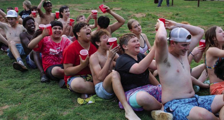 Eighth-grade graduates make Pioneer Park excursion