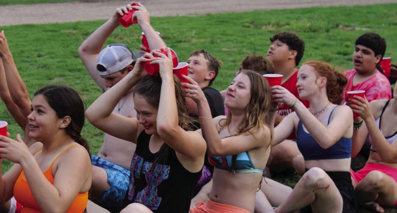 Eighth-grade graduates make Pioneer Park excursion