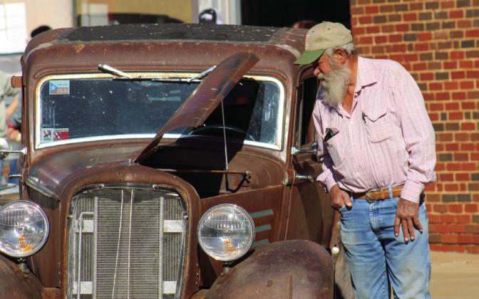 The 15th Annual Delbert Day Car Show, honoring the late Delbert Wilson, welcomed dozens of classic cars and vehicles – and even more classic car enthusiasts – Saturday, Oct. 26 in front of Brown Auto Supply in downtown Childress. The Red River Sun/Elizabeth Tanner