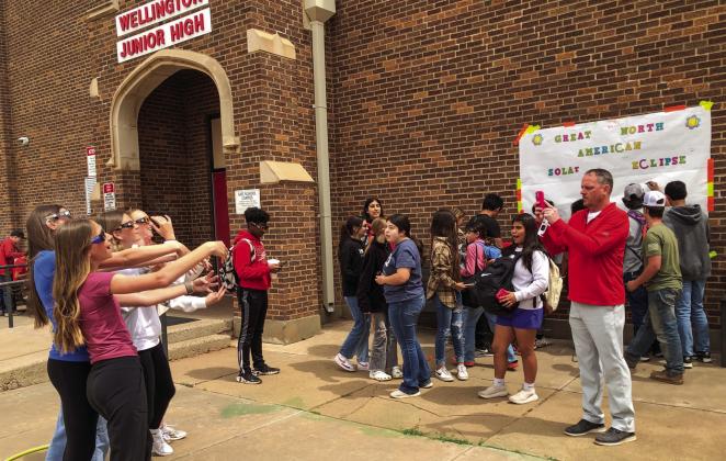 Solar eclipse provides glasses-on experience
