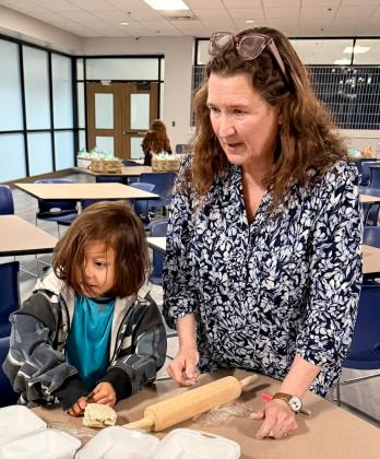 Austin Elementary School Gifted and Talented (GT) students, ranging from second to third grade, take a field trip to the Region 16 Education Service Center (ESC) GT Seminars, engaging in various activities, including pottery, watercolor, choir, 3D printing and more. MEMPHIS ISD