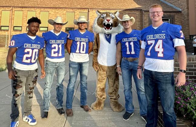 Gearing up for the season kickoff, Childress Bobcats, including Da’Reon Mathis, Mark Willis, Isaiah Jalomo, Scout Smith and Ethan Ferguson, welcome Childress Elementary School students Friday, Aug. 25. Courtesy Photos