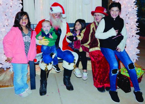 Folks embrace Collingsworth County’s Lighting of the Square