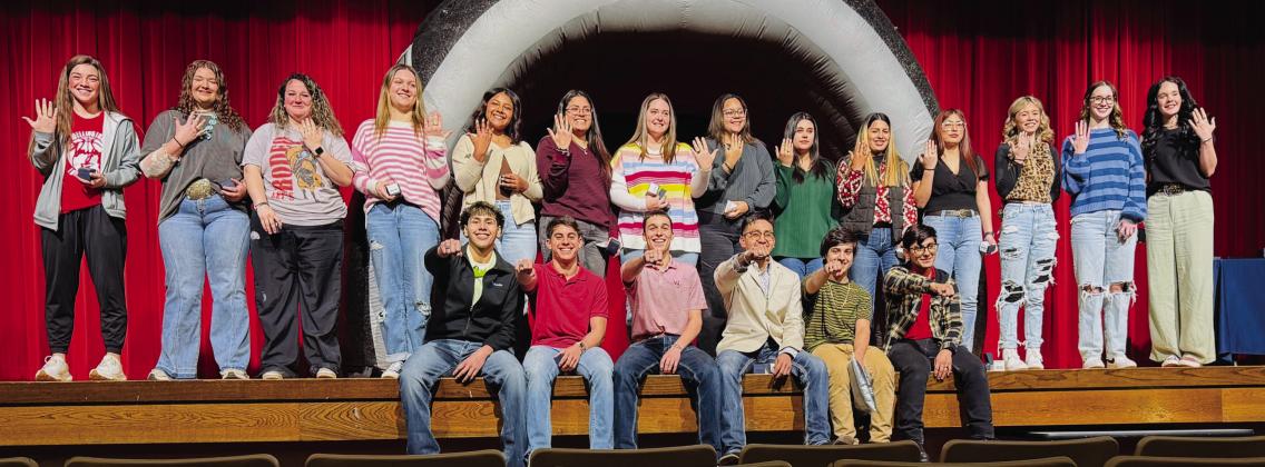 Wellington High School Class of 2026 receives senior rings