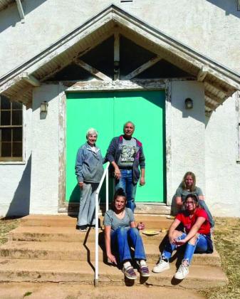 Memphis ISD woodworking classes volunteer for church renovation