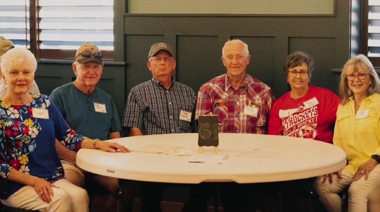 Anniversary classes meet during Skyrocket ex-student weekend