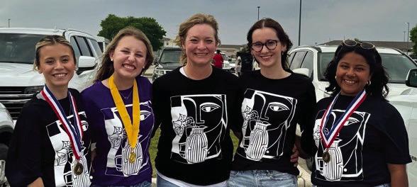 Rilynn Southerland, left, Elli Ouellette, instructor Marnie Kane, Charlee Bodine and Jasmine Moreno circle up following the State Visual Arts Scholastic Event (VASE) in San Marcos. Not pictured: Damian Needham.