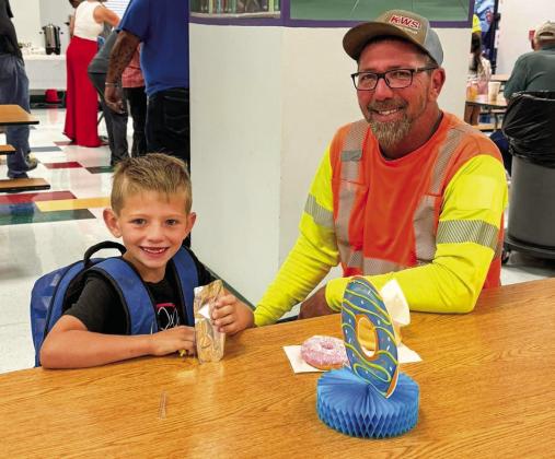 Childress Elementary hosts ‘Donuts for Dads’