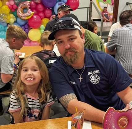 Childress Elementary hosts ‘Donuts for Dads’