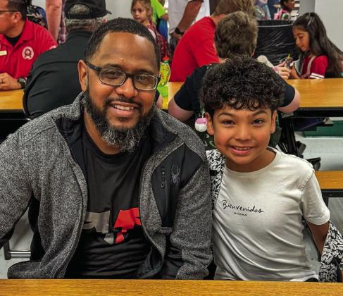Childress Elementary hosts ‘Donuts for Dads’