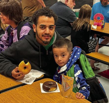 Childress Elementary hosts ‘Donuts for Dads’