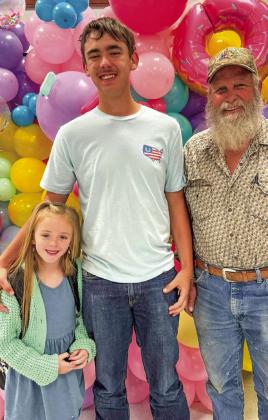 Childress Elementary hosts ‘Donuts for Dads’