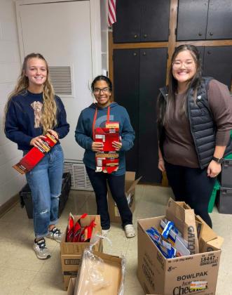 Memphis High School students pack Snack Paks 4 Kids Thursday, Dec. 18. “We’re thankful for this group of students who are willing to pack Snack Paks for our Memphis kids,” Snack Pak 4 Kids Memphis said. “They are amazing.” Snack Pak 4 Kids Memphis