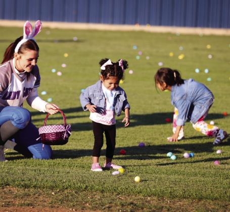 In conjunction with Meet the Lady Cats, the Childress Lady Cat softball team welcomes attendees to an Easter Egg Hunt, following a 9-6 win over Lubbock-Cooper Tuesday, March 26 in Childress. Through the Lens of Liz/Elizabeth Oronia