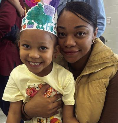 Wellington Elementary School family shares recent Thanksgiving meal